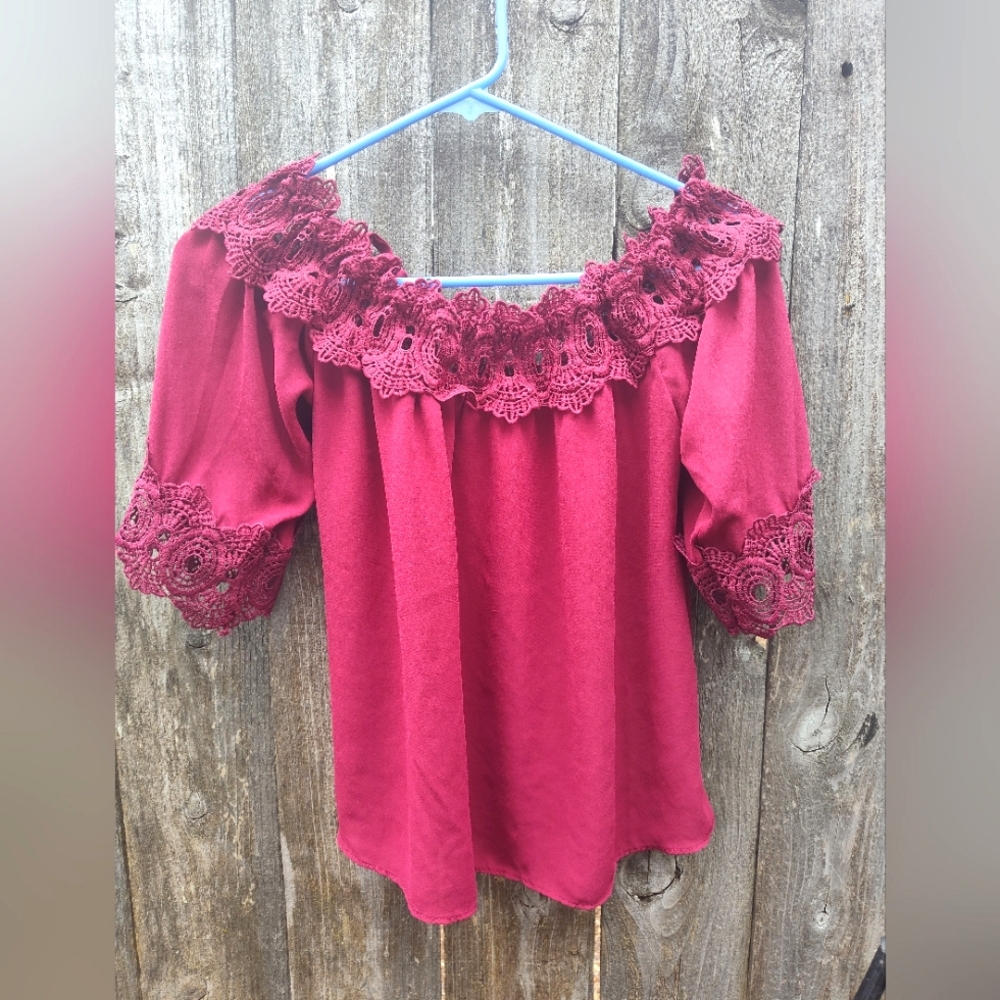 Women's by& by sz small lace top
